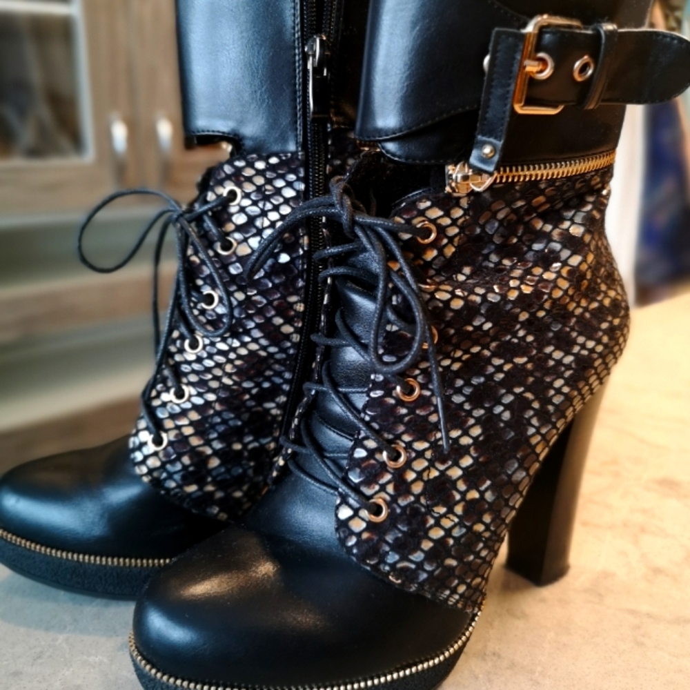 Miss Lola Official High Heeled Boots